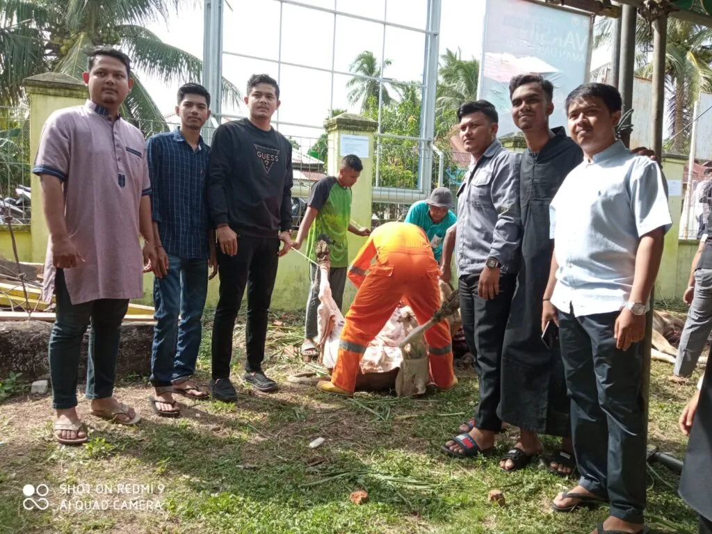PT Sumberdaya Sewatama Sumbang Hewan Kurban Untuk Warga Lingkungan