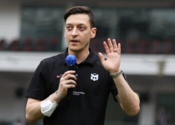Resmi, Mesut Ozil Mengakhiri Kontrak dengan Fenerbahce