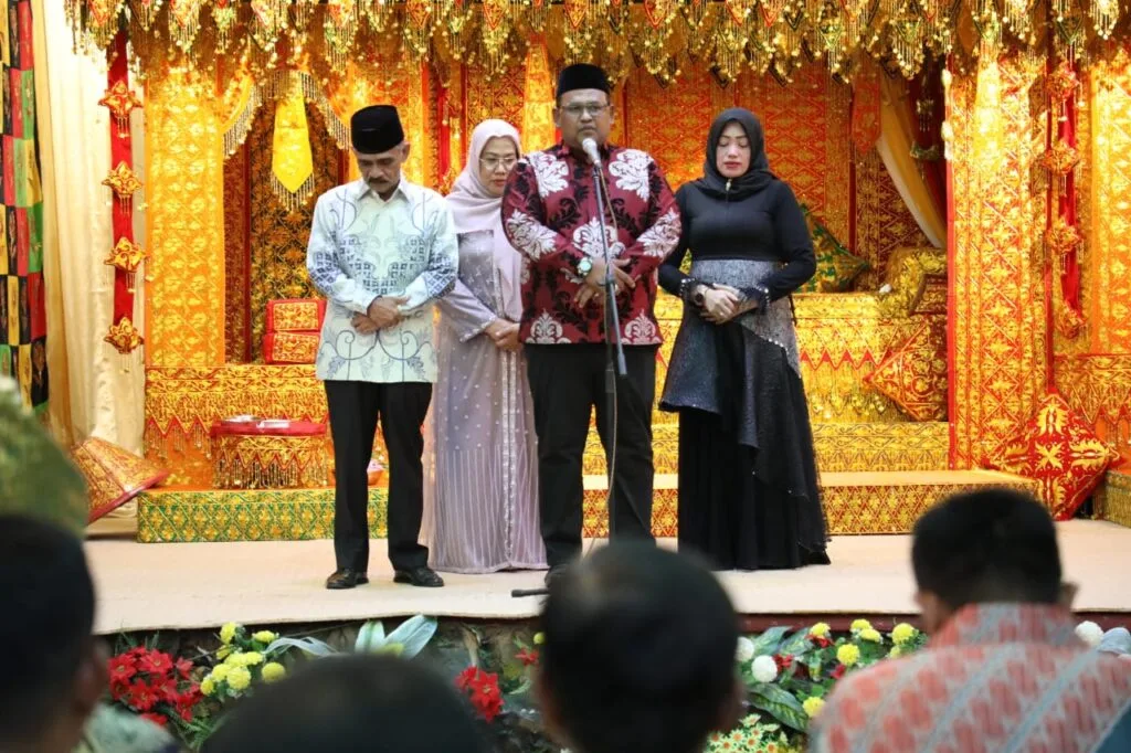 Pemkab Aceh Utara Peusijuek Pj Bupati Azwardi, AP, MSi
