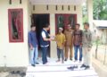H.Tantawi Bersama Pj Bupati Aceh utara Azwardi Abdullah Tinjau Rumah Tidak Layak Huni Di Kecamatan Sawang