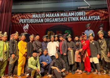 Warga Malaysia Terpukau dengan Aksi Kesenian Debus Aceh