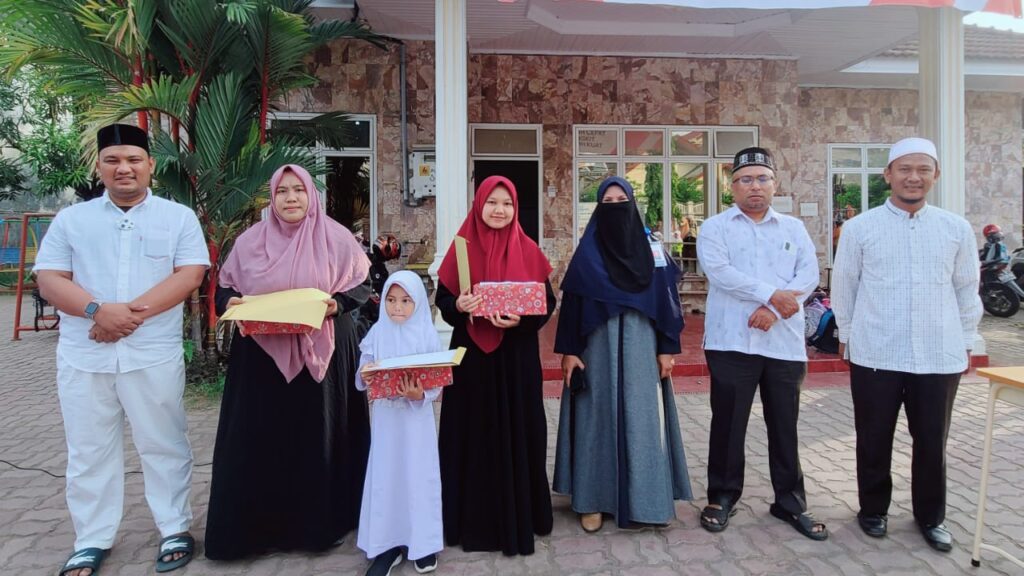 Yayasan Vinca Rosea Kembali Beri Penghargaan untuk Ustazah dan Siswa Berprestasi
