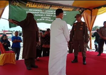 Gegera Zina dan Judi, Sepuluh Orang Dicambuk di Aceh Utara