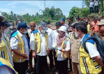 Menteri Basuki Tinjau Tanggul Jebol Penyebab Banjir Aceh Utara