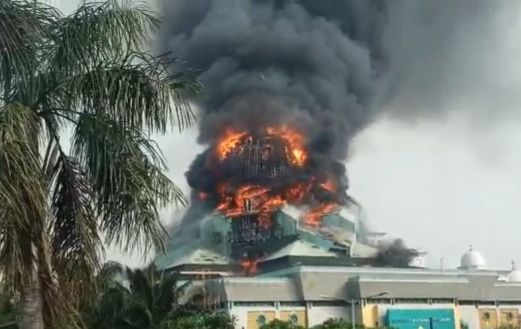 Polisi Pastikan Tak Ada Korban dalam Kebakaran Masjid Islamic Center Jakarta