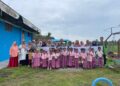 Dosen Unimal Bangun Taman Bermain Anak di Reuleut Timu