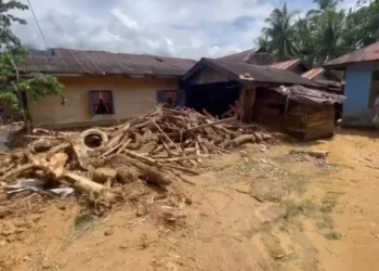 2 Orang Meninggal dan Puluhan Rumah Rusak Akibat Banjir Bandang