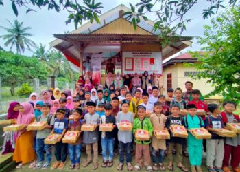 Relawan Rangkang Pustaka Adakan Maulid dan Penyerahan Beasiswa Kepada Anak Yatim