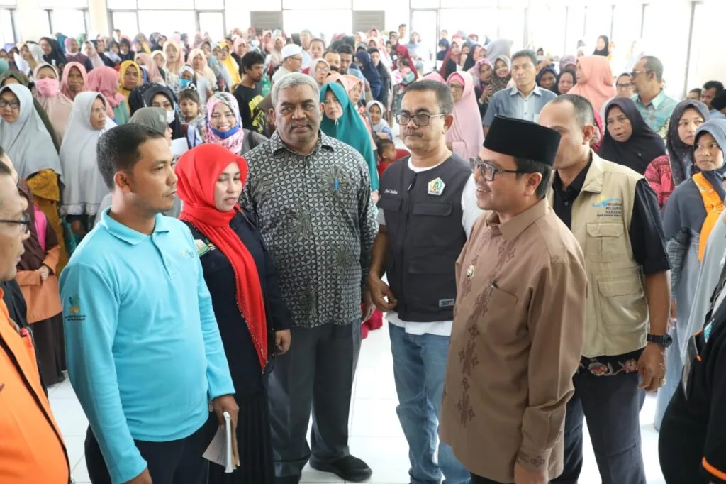 Pj Bupati Aceh Utara Hadiri Penyerahan Bansos, Begini Pesannya