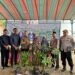 Bang Muslim Serahkan Bibit Tanaman Kayu Gratis untuk Masyarakat