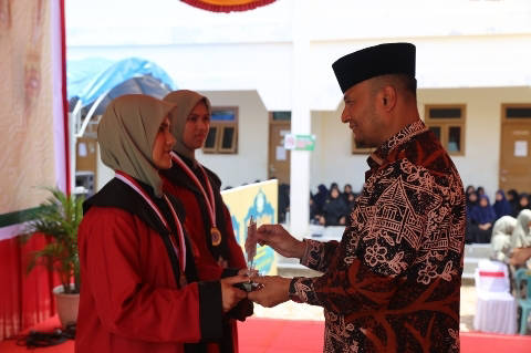 Wisuda Santri Tahfiz 30 Juz Pesantren MATAQU, Ini Pesan Pj Walikota Lhokseumawe