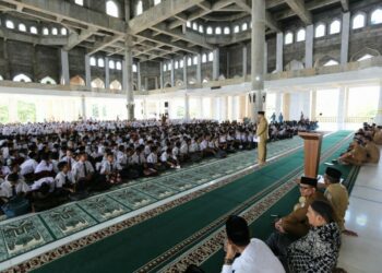 Pj Walikota Lhokseumawe Semangati Ribuan Siswa SD dan SMP pada Pendidikan Ramadhan 2023