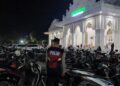 Cegah Curanmor, Personel Polres Bireuen ‘Ngepam’ di Lokasi Parkir Masjid Agung Sultan Jeumpa