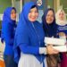 Srikandi Aceh Bagikan Nasi Kotak untuk Keluarga Pasien di RSUZA