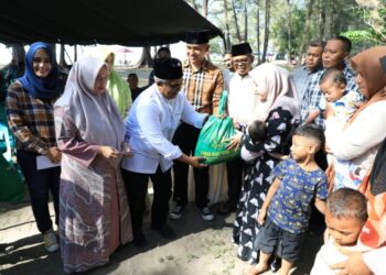 Upaya Turunkan Angka Stunting, Pj Bupati Mahyuzar Bersama Dandim 0103 Aceh Utara Serahkan Bantuan