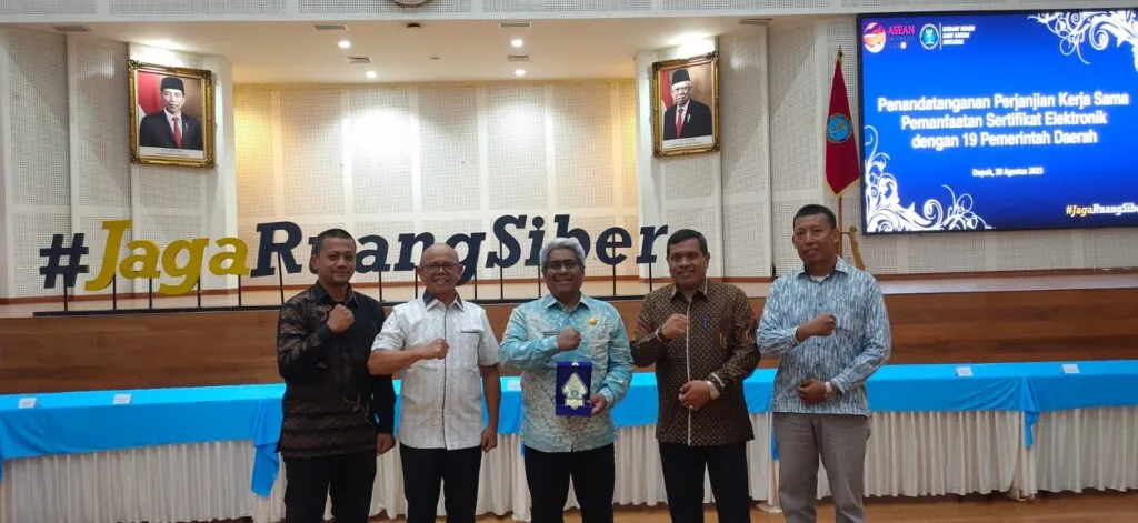 Pj Bupati dan Sekda Hadiri Penandatanganan Kerjasama Pemanfaataan TTE
