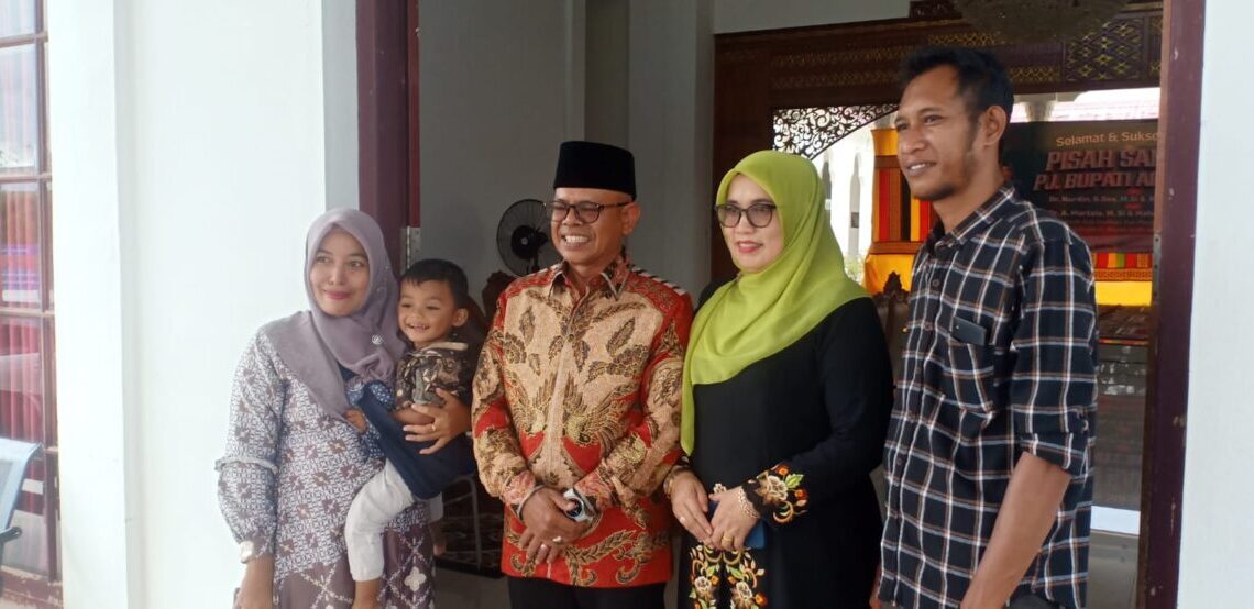 Mulai Bertugas, Pj A. Murtala Disambut Warga dengan Antusias