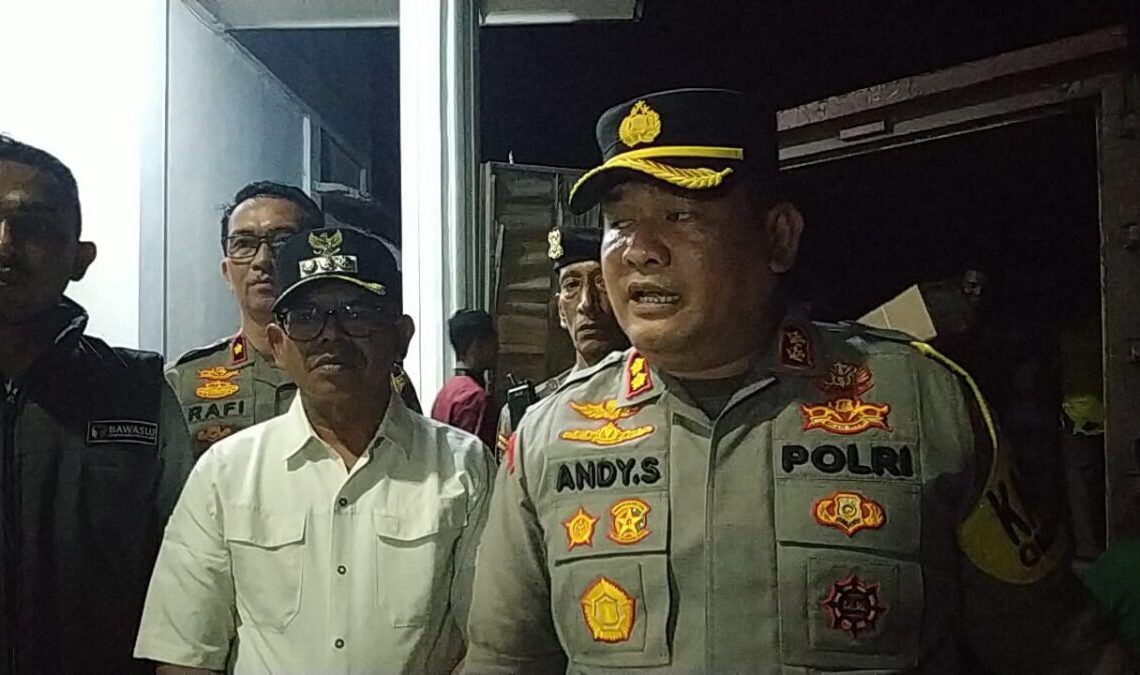 Pj Bupati Bersama Kapolres Aceh Jaya Cek Logistik Pemilu