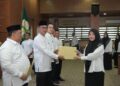 Pemerintah Aceh Serahkan Ribuan SK Tenaga Kontrak Tahun 2024