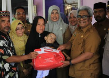 Tekan Stunting, Pj Bupati Aceh Utara Kunjungi Anak Penderita Stunting di Gampong Cot Patisah