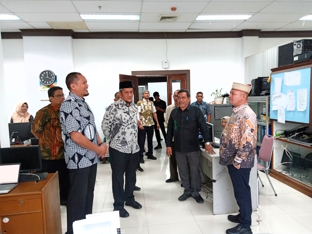Ayahwa – Panyang ‘Saweu’ Ruangan, Pantau Kehadiran Pegawai Kantor Bupati