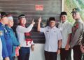 Bupati Ayahwa Tempel Stiker Nomor Penting di Rumah Warga, Permudah Akses Layanan Darurat