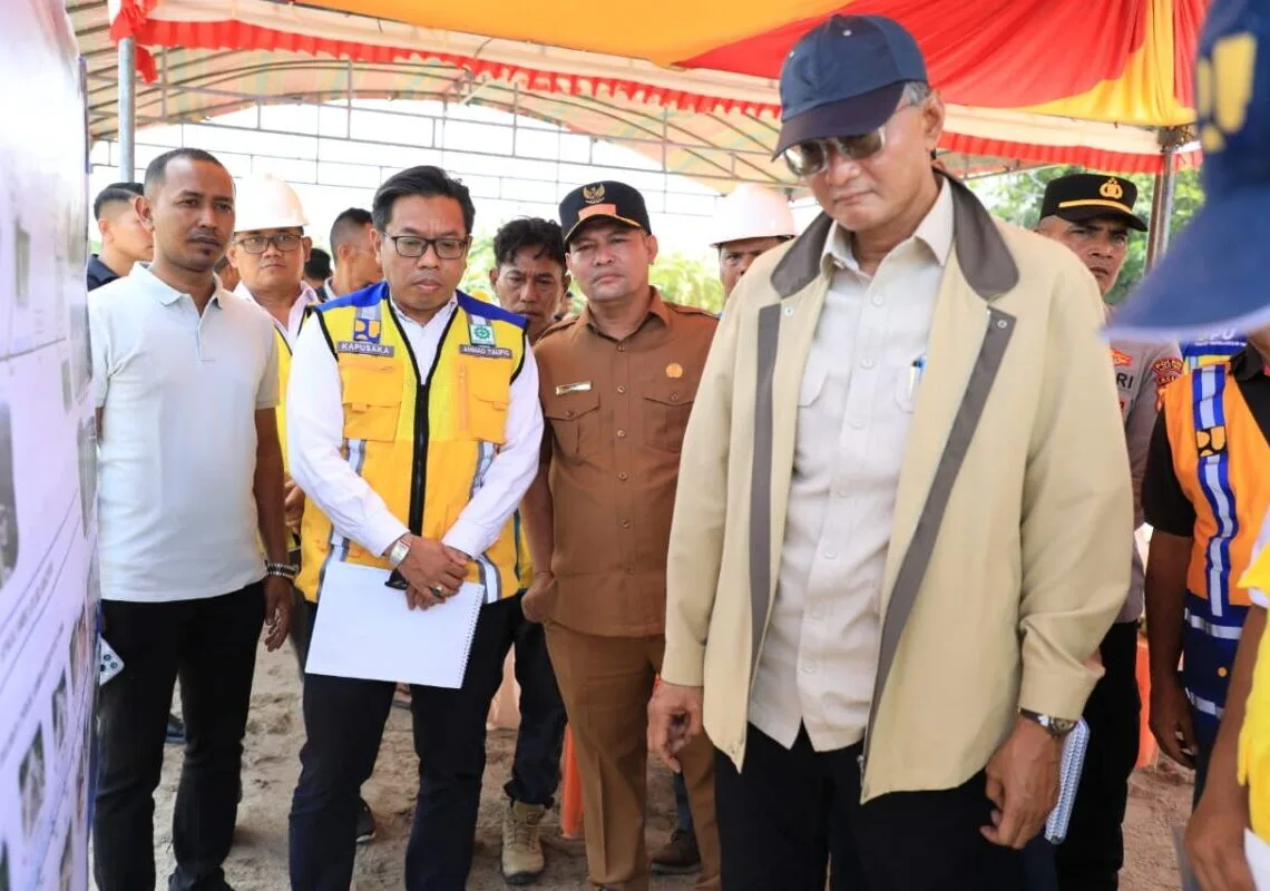 Ayah Wa Dampingi Menteri PU Tinjau DI Jambo Aye, Usul Jalan dan Jembatan Strategis