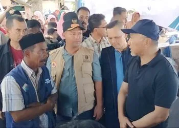 ‎Ayahwa Dampingi Menko Pangan Tinjau Korban Banjir di Kecamatan Lapang
