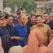 Sentuh Langsung Warga, Bupati Aceh Utara Antar Bantuan Banjir Bandang  di Kutamakmur