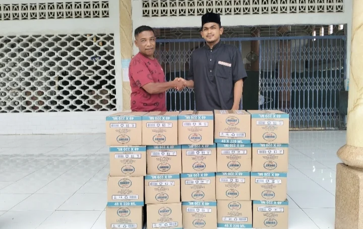 Tak Henti Berbagi di Bulan Suci, Imum Jon Perluas Jangkauan Bantuan Masjid