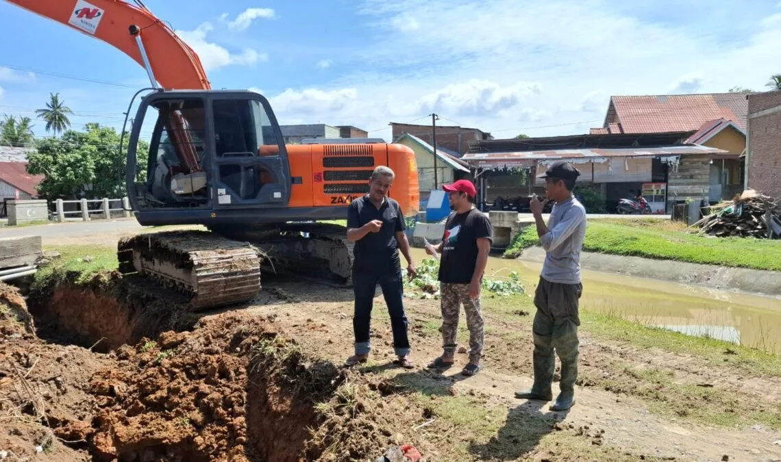 Sumbat 5 Tahun Selesai di Tangan Imum Jon, Petani Meurah Mulia Kini Bisa Senyum Sumringah